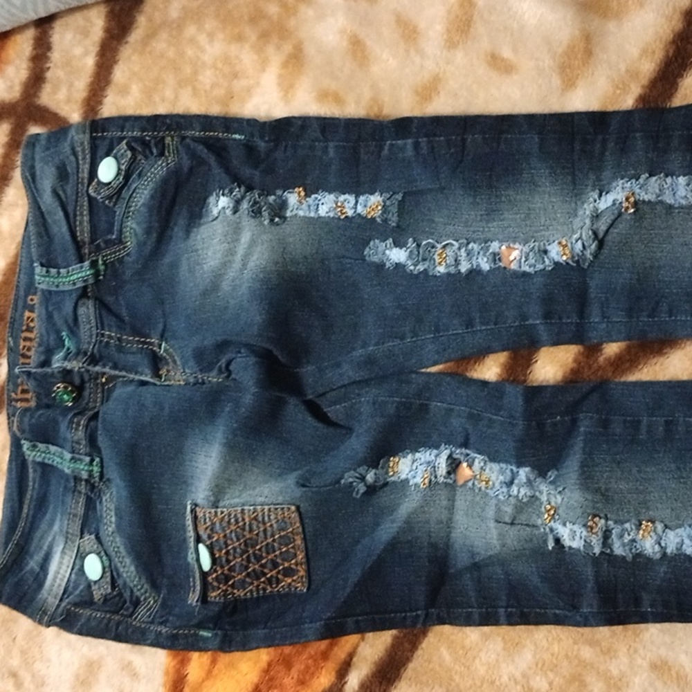 I am selling this beautiful jean